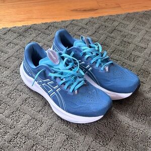 Women’s Asics GT-2000 14 Vibrant Blue Athletic Sneakers